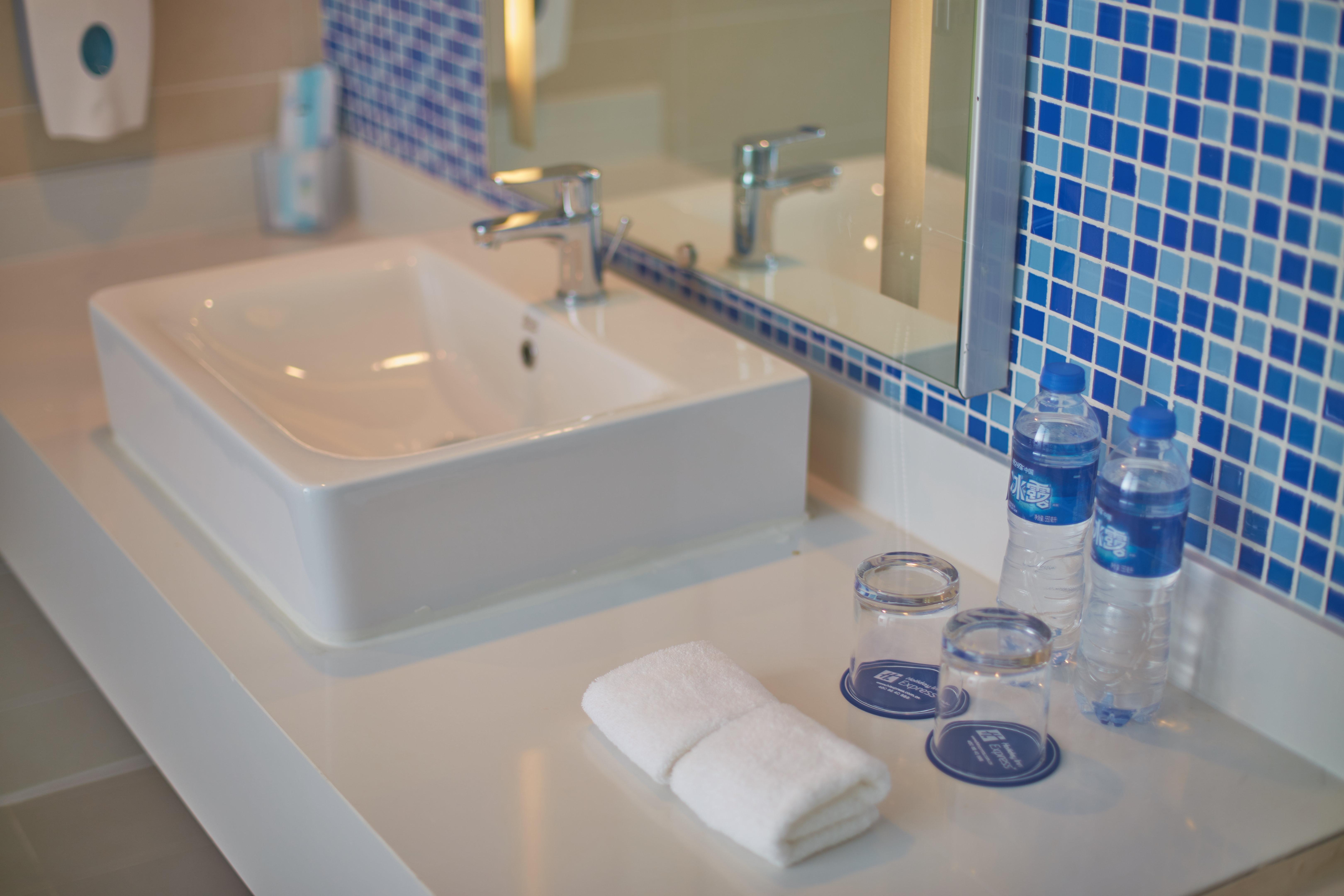 Holiday Inn Express Tangshan Downtown By Ihg Eksteriør billede