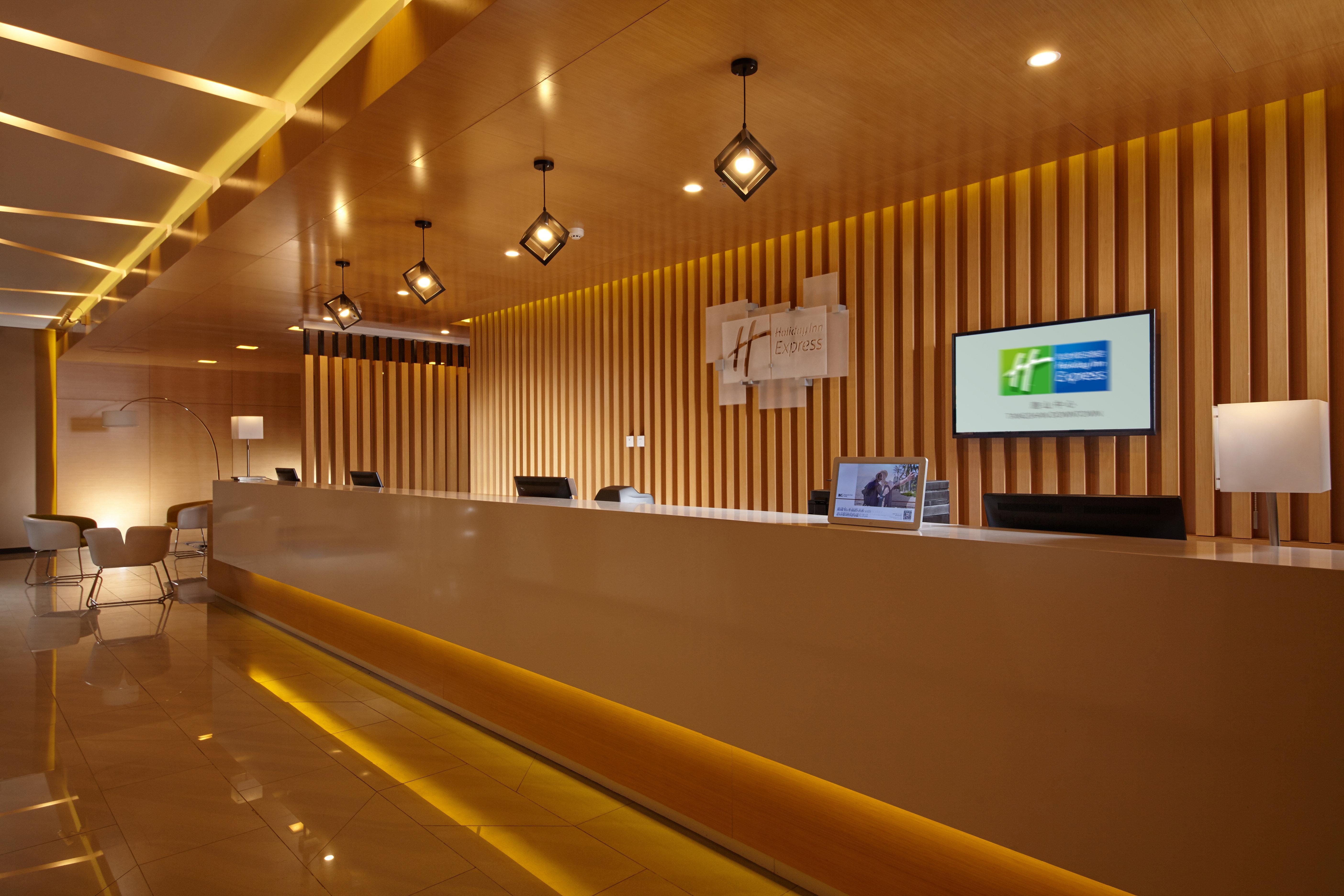 Holiday Inn Express Tangshan Downtown By Ihg Eksteriør billede