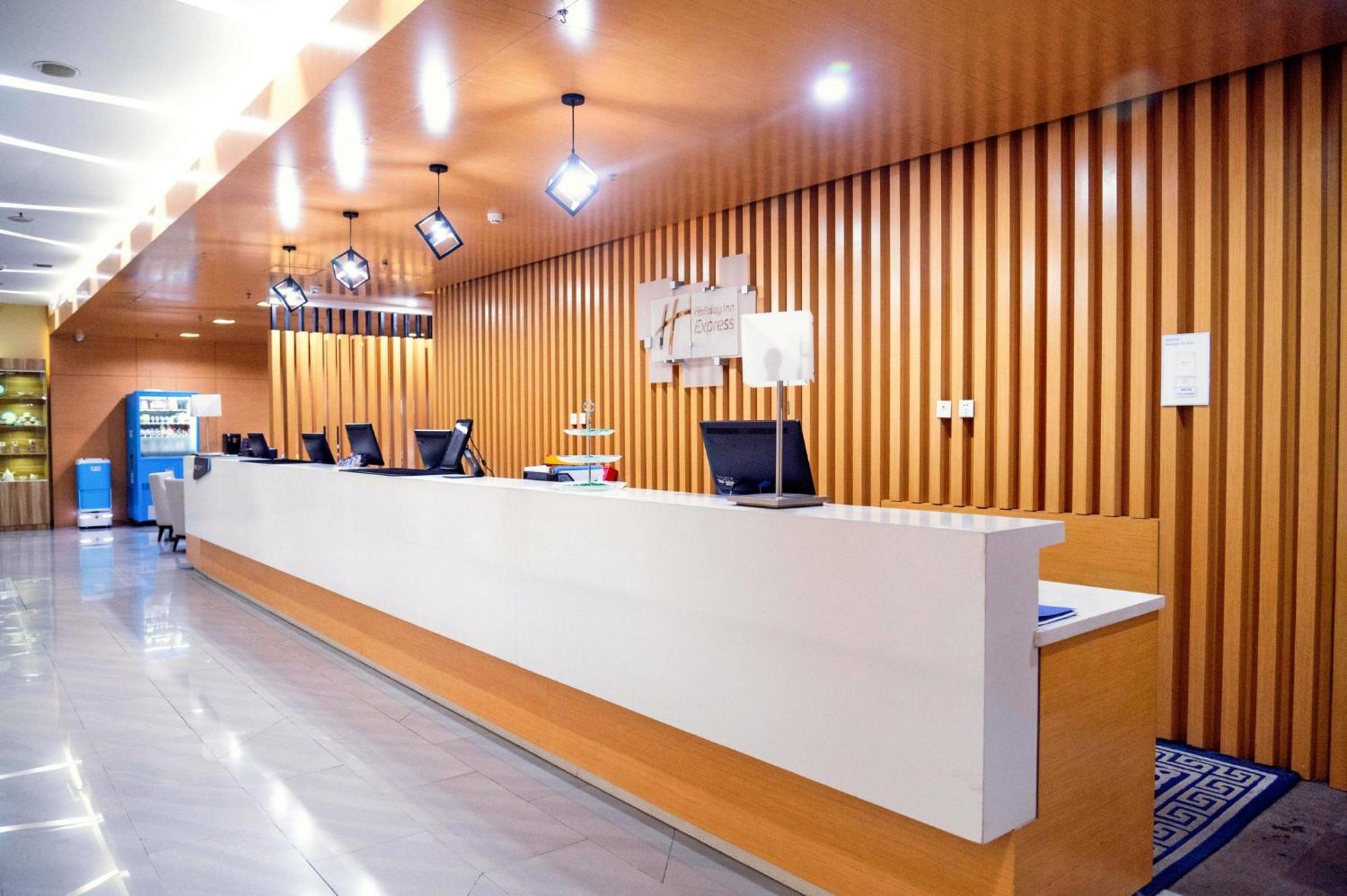 Holiday Inn Express Tangshan Downtown By Ihg Eksteriør billede