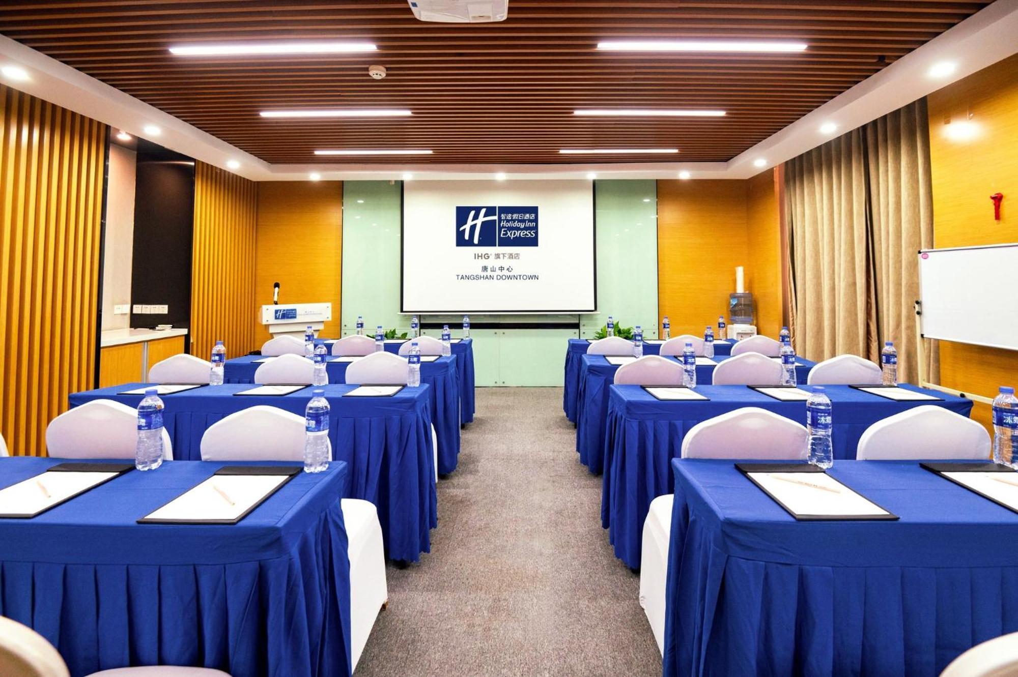 Holiday Inn Express Tangshan Downtown By Ihg Eksteriør billede